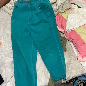 Don’t fit super big on me. But they are very comfortable when I tried them on.